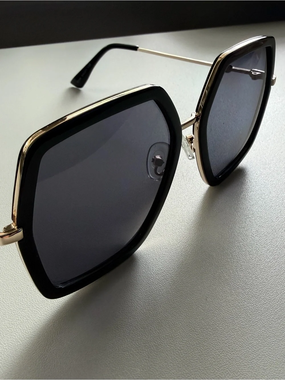 LUX GOLD & BLACK FASHION SUNGLASSES